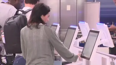 Post-Thanksgiving travelers see flights canceled and delayed after winter storm